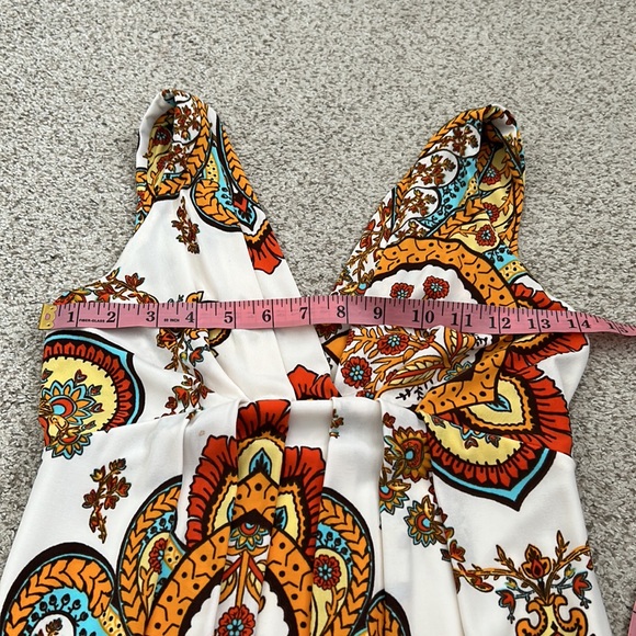 🌟BackLess Goddess Batik Print Dress, Small🌟 - Picture 12 of 13